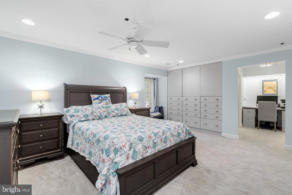 3 SOUTHERLY COURT Unit: 102