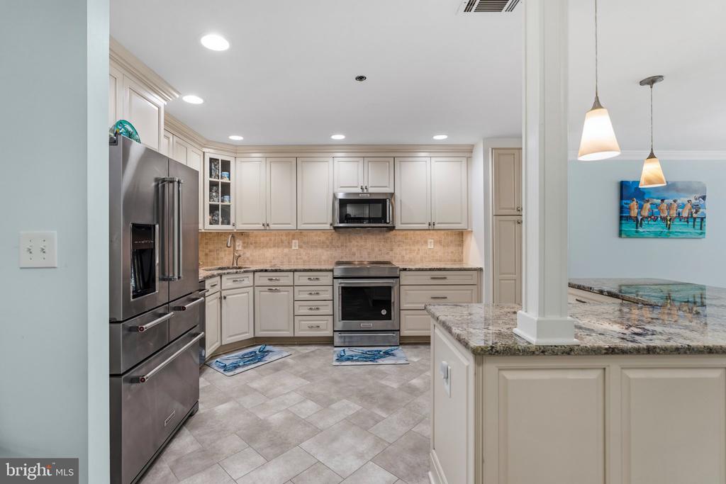 3 SOUTHERLY COURT Unit: 102