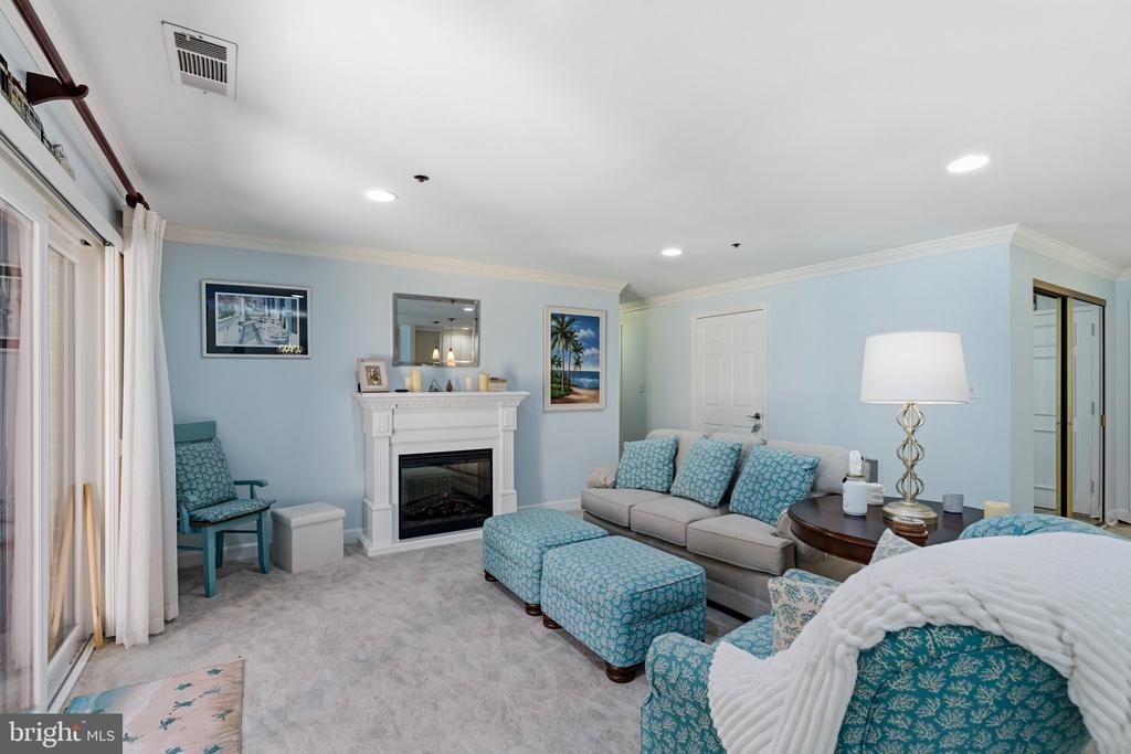 3 SOUTHERLY COURT Unit: 102
