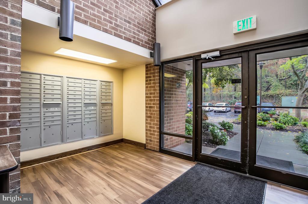 3 SOUTHERLY COURT Unit: 102