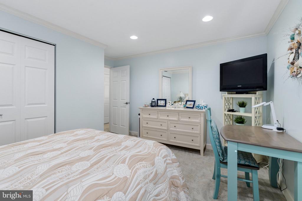3 SOUTHERLY COURT Unit: 102