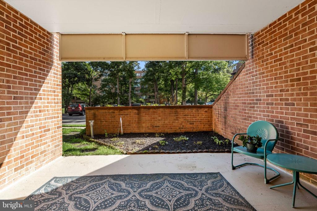 3 SOUTHERLY COURT Unit: 102