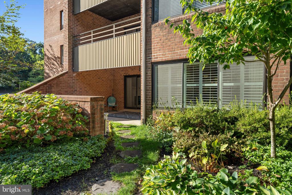 3 SOUTHERLY COURT Unit: 102