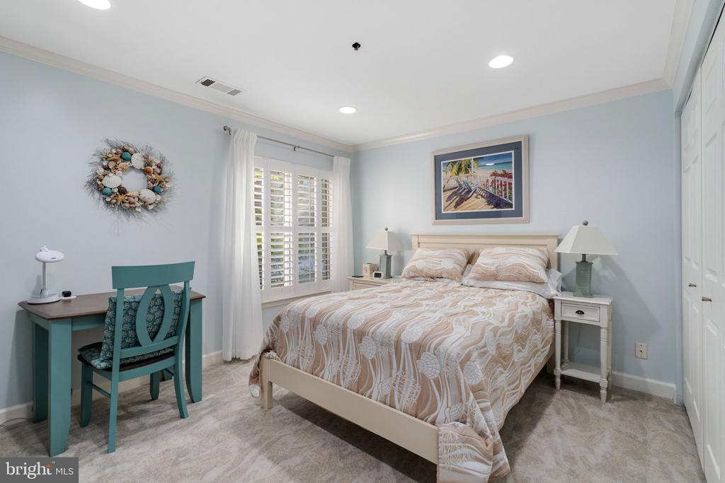 3 SOUTHERLY COURT Unit: 102