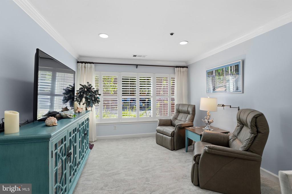 3 SOUTHERLY COURT Unit: 102