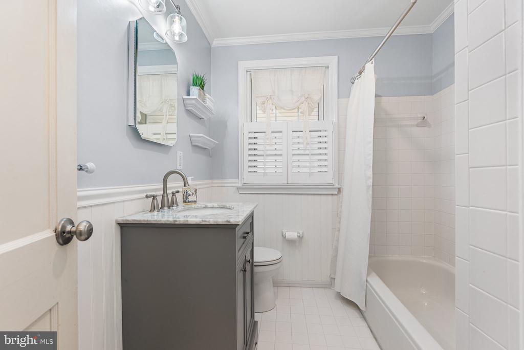 106 OVERCREST ROAD