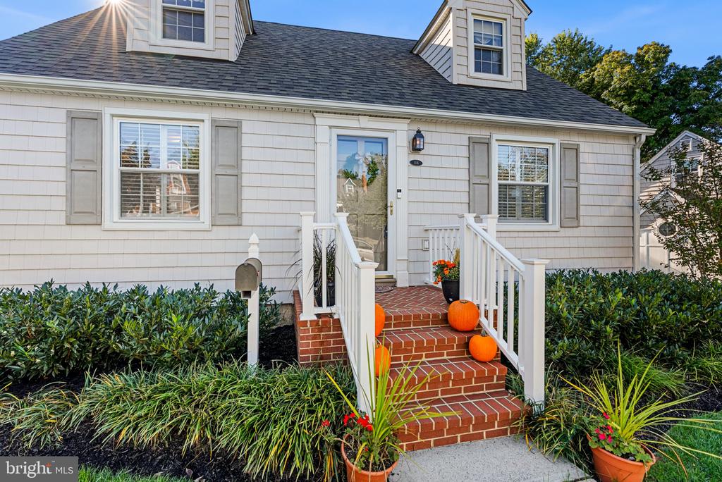 106 OVERCREST ROAD