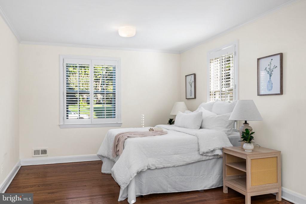 106 OVERCREST ROAD