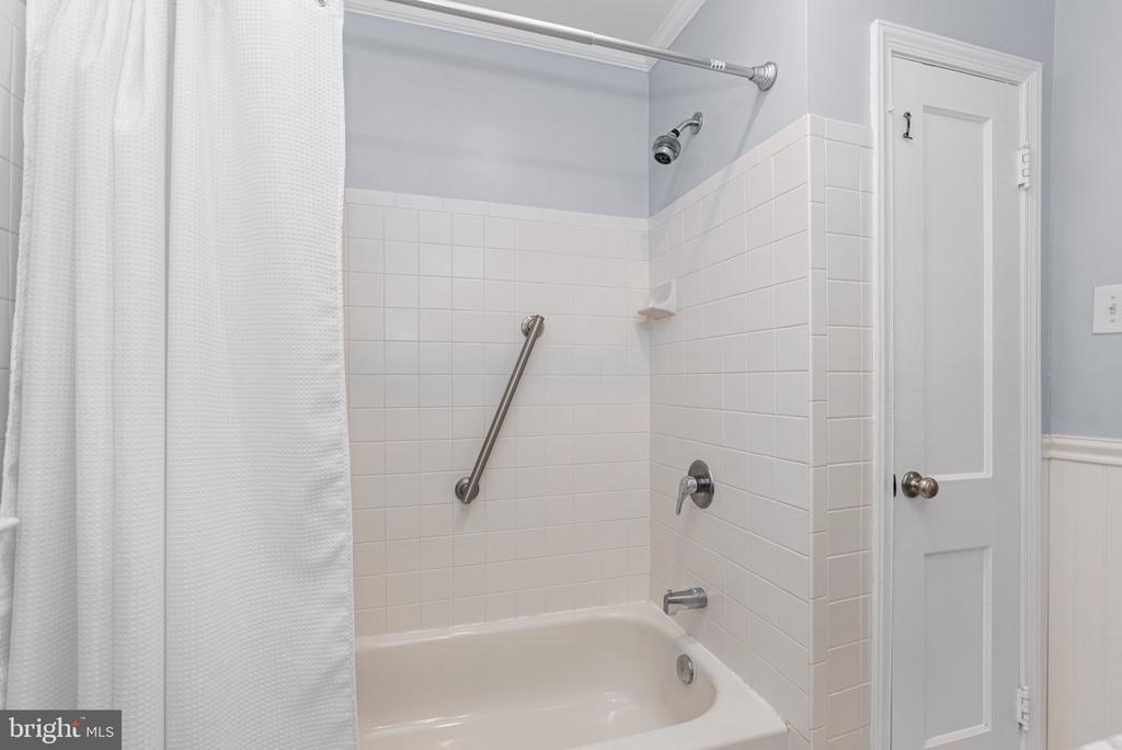 106 OVERCREST ROAD