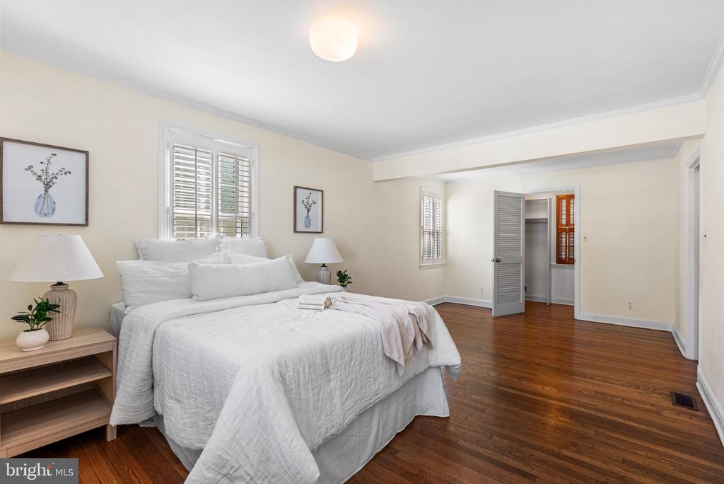 106 OVERCREST ROAD