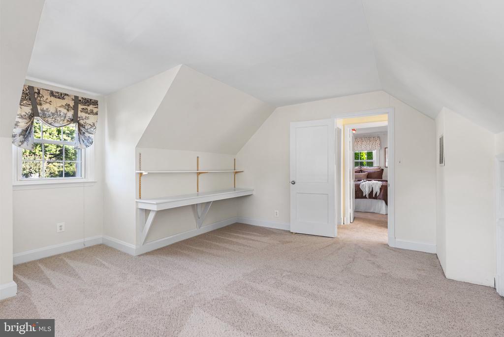 106 OVERCREST ROAD