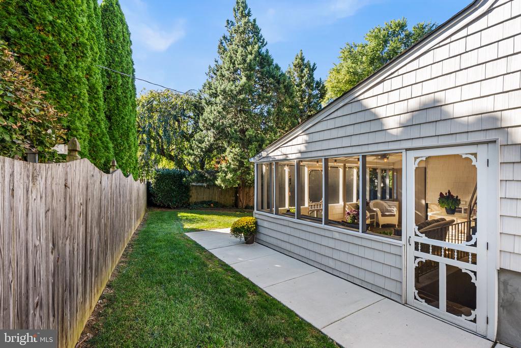 106 OVERCREST ROAD