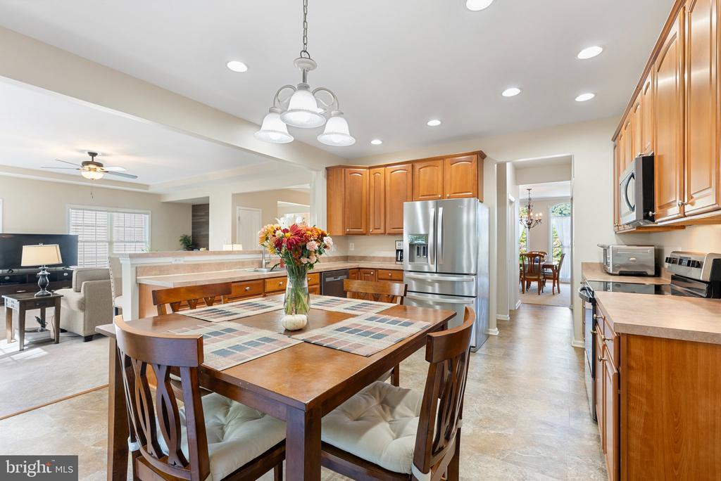 9404 RESERVOIR HILL COURT