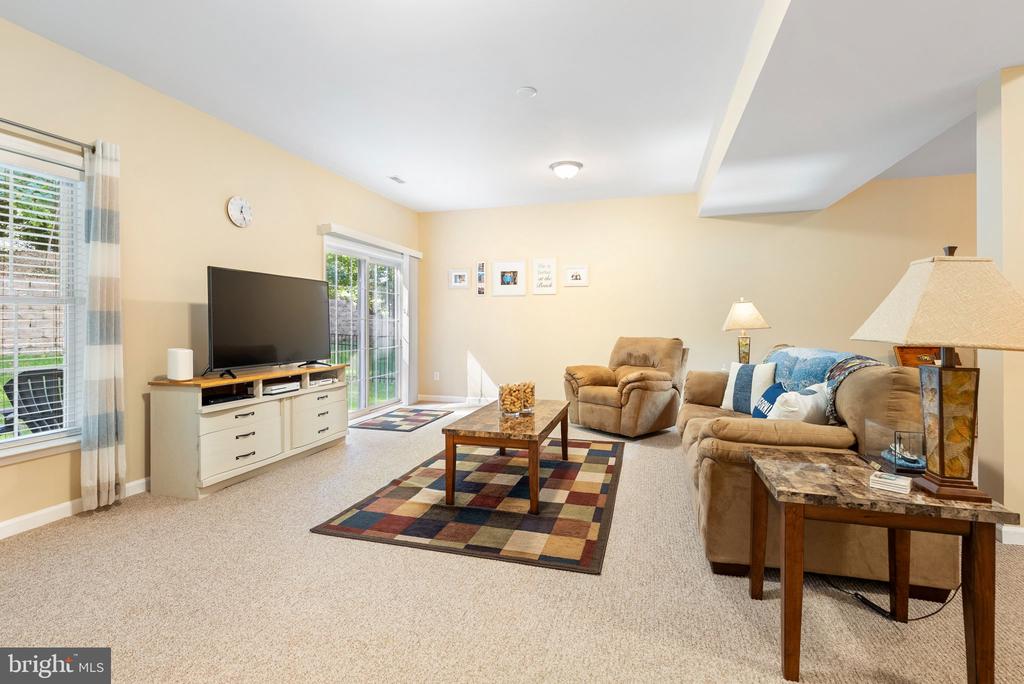 9404 RESERVOIR HILL COURT
