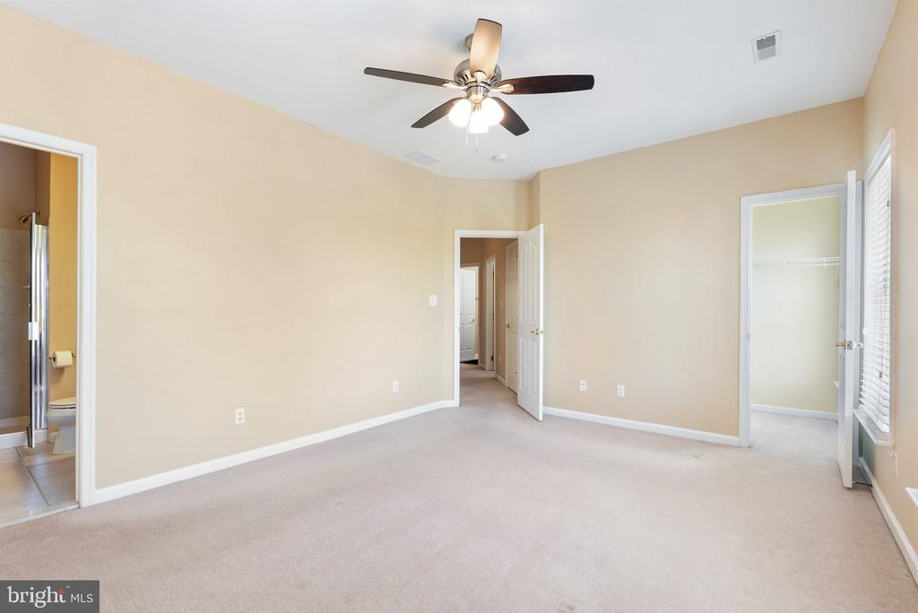 9404 RESERVOIR HILL COURT