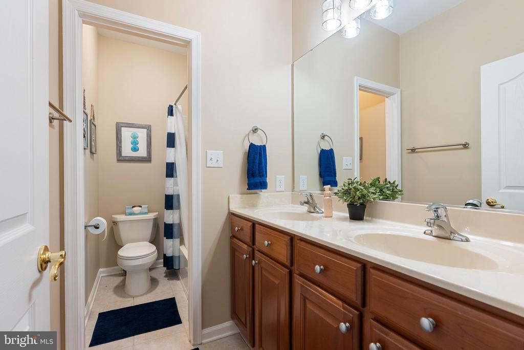 9404 RESERVOIR HILL COURT