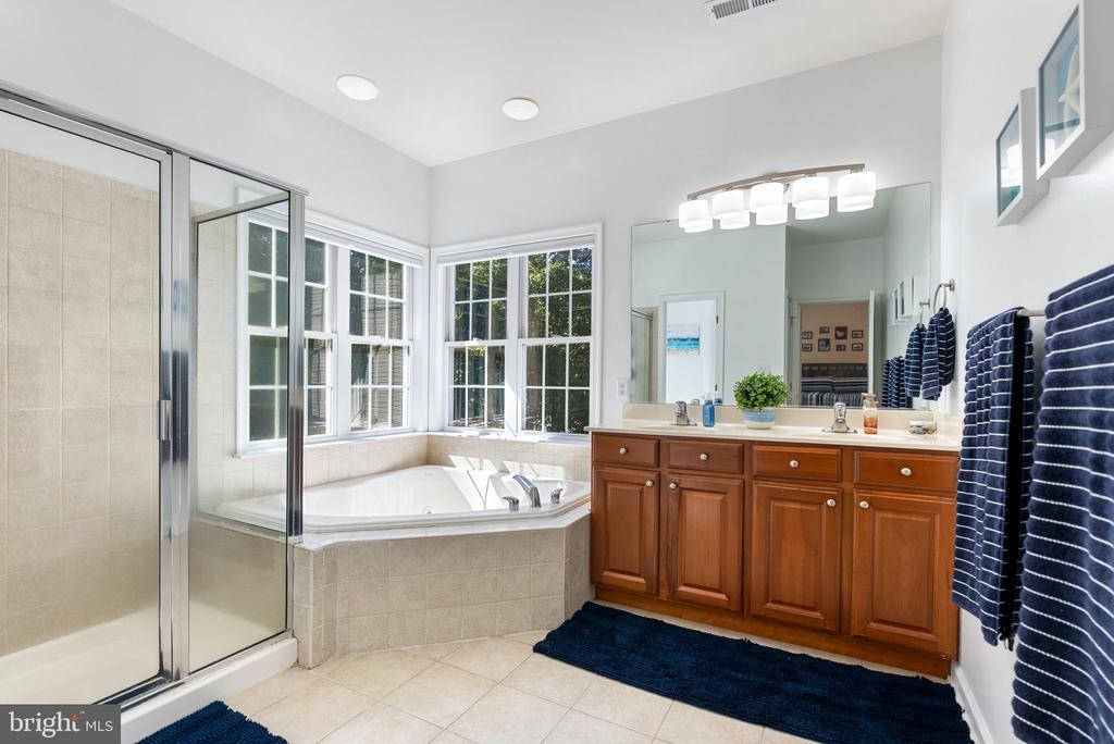 9404 RESERVOIR HILL COURT