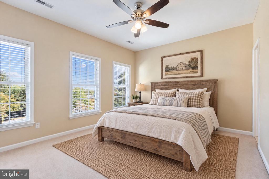 9404 RESERVOIR HILL COURT
