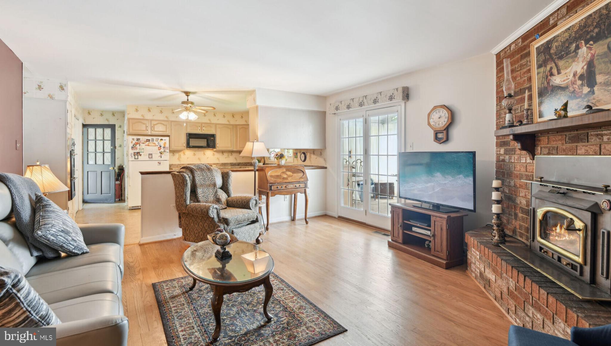1523 Woodridge Ln