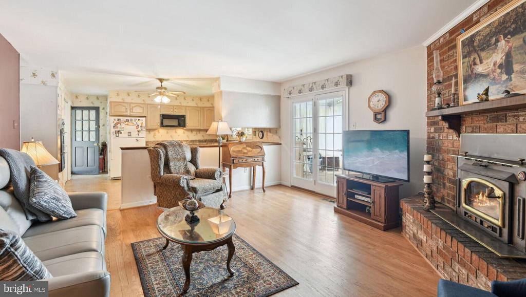 1523 Woodridge Ln