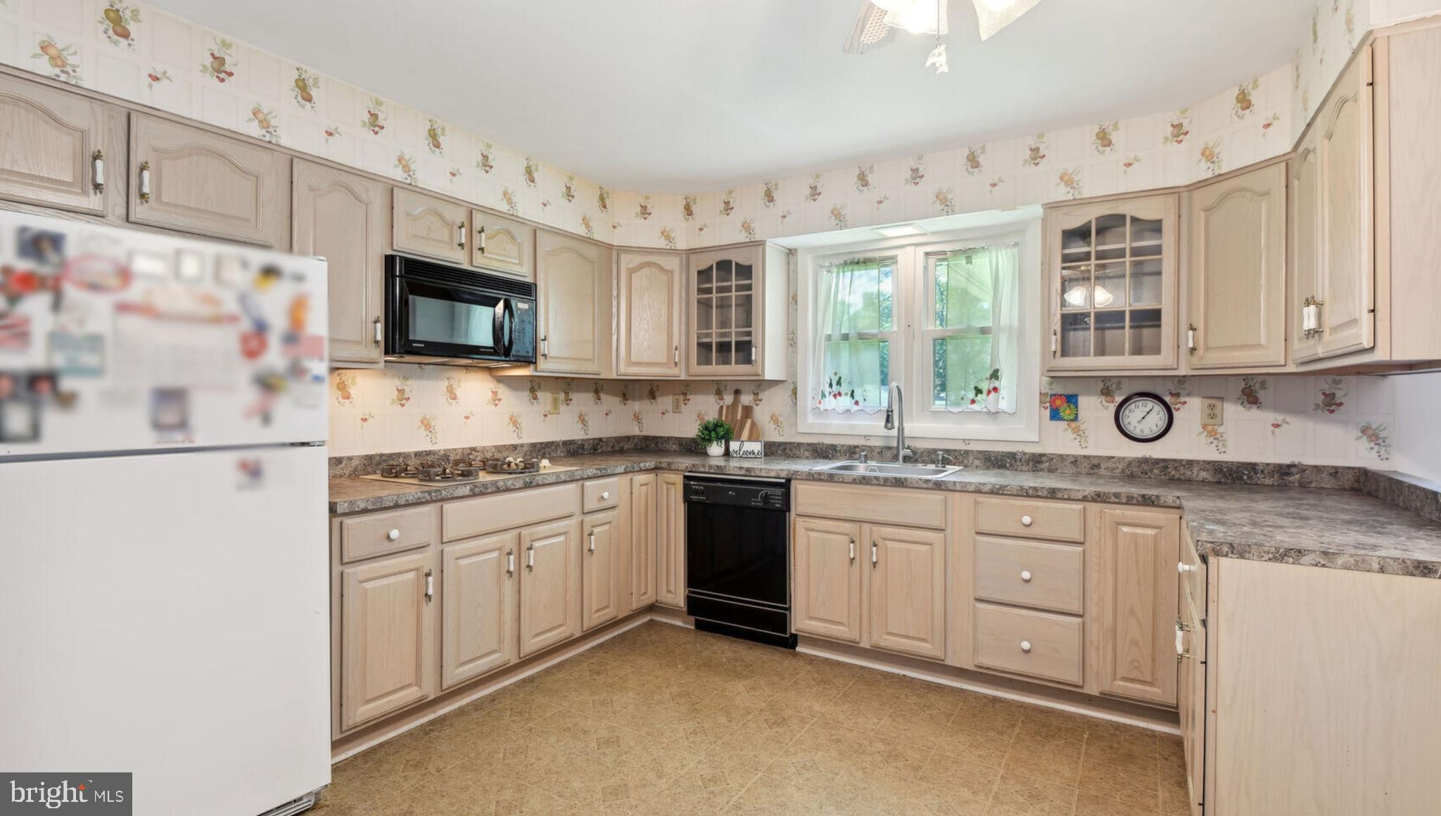 1523 Woodridge Ln