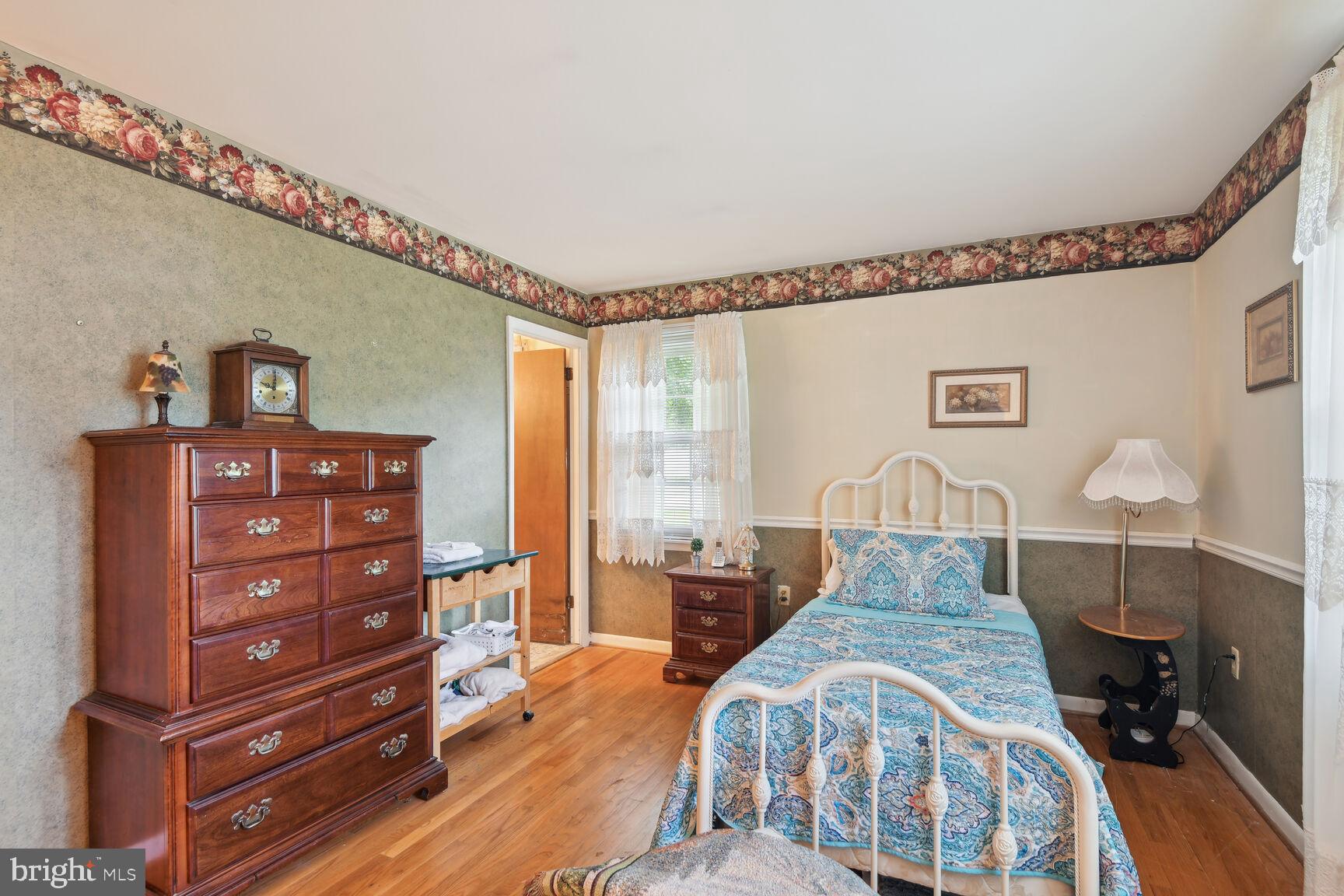 1523 Woodridge Ln