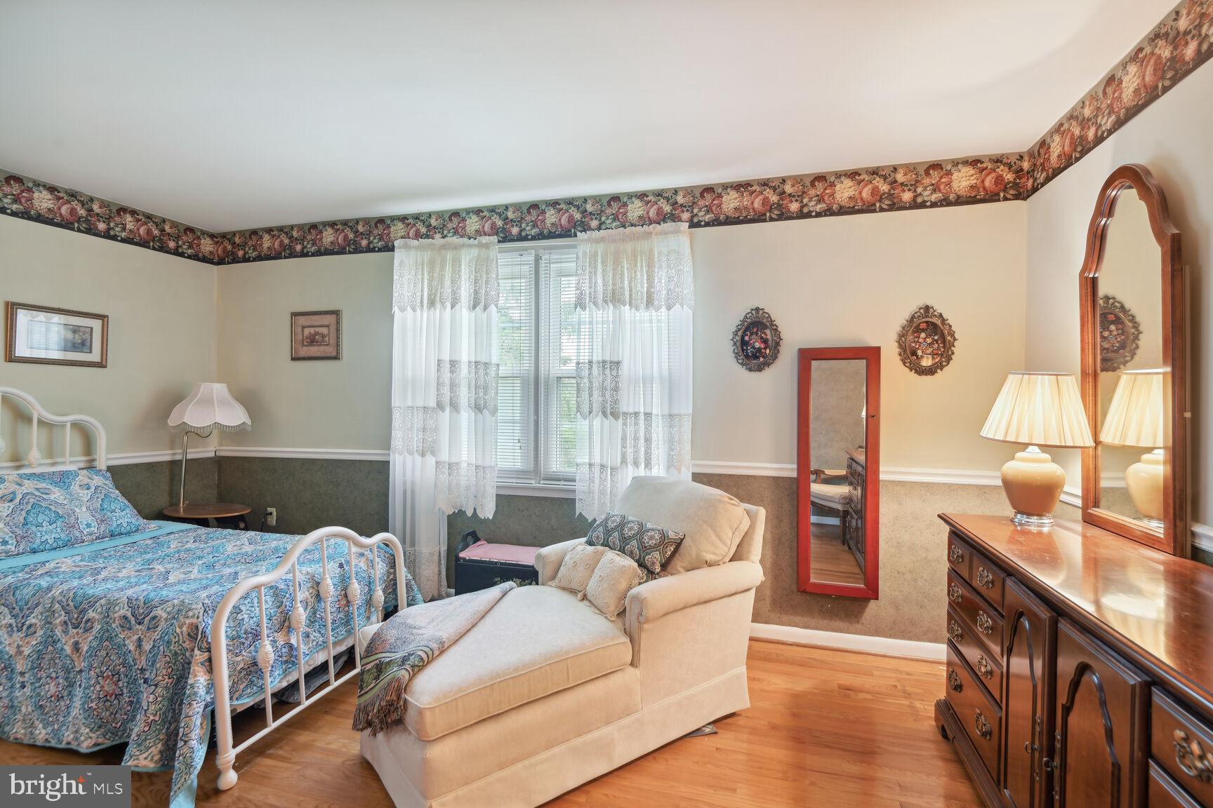 1523 Woodridge Ln