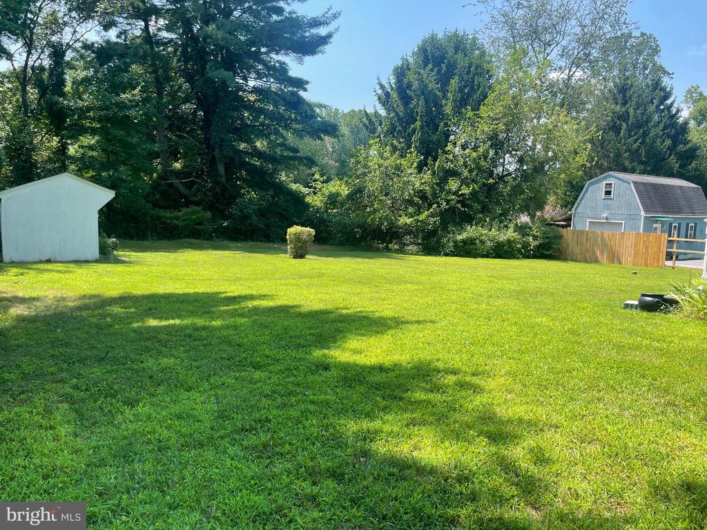 1523 Woodridge Ln