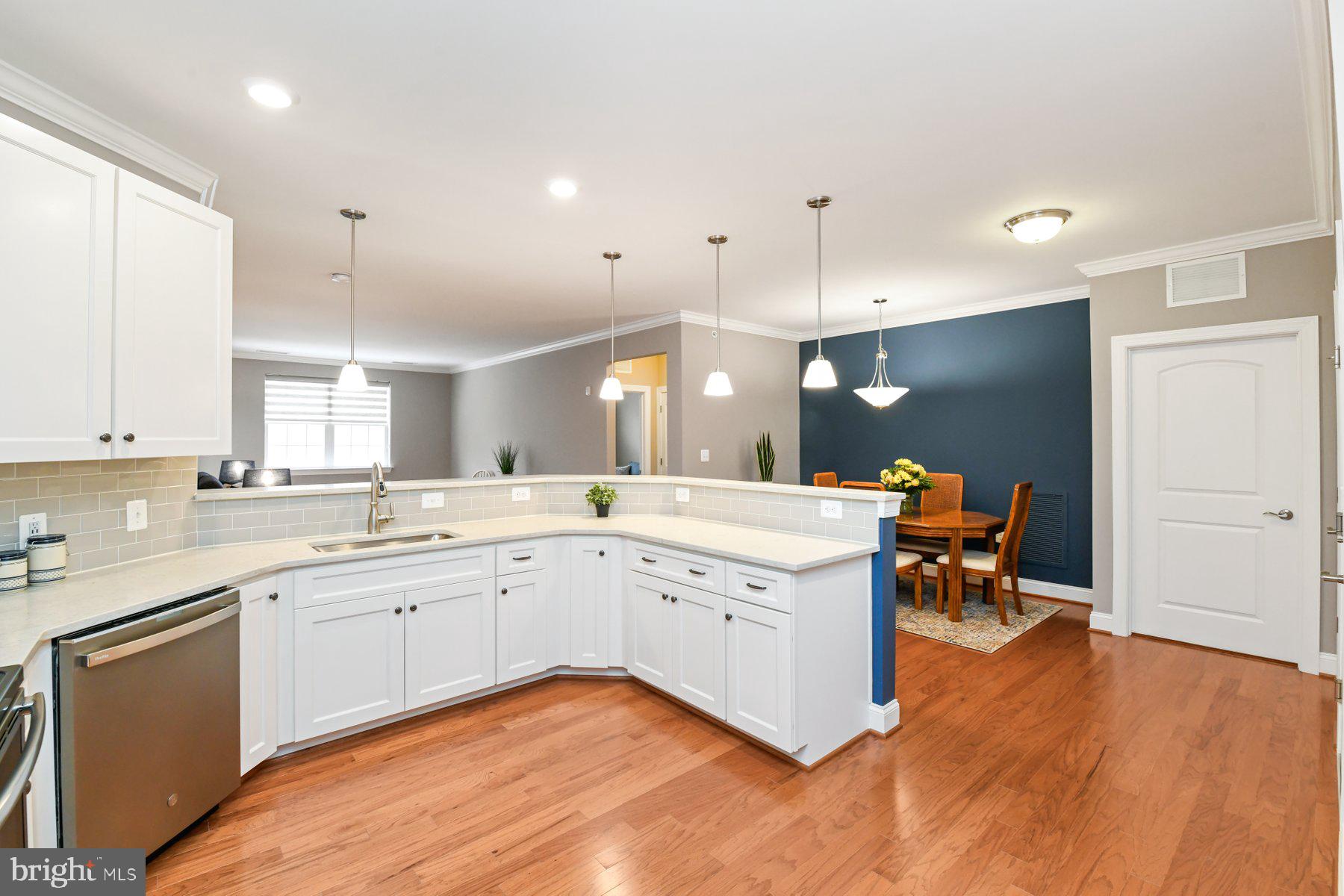 634 Wallingford ROAD Unit: 4F