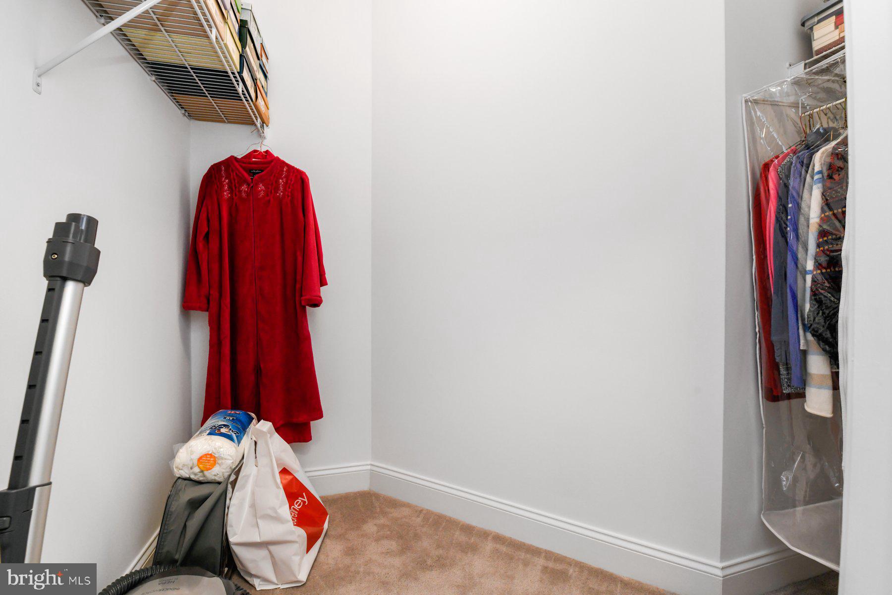 634 Wallingford ROAD Unit: 4F