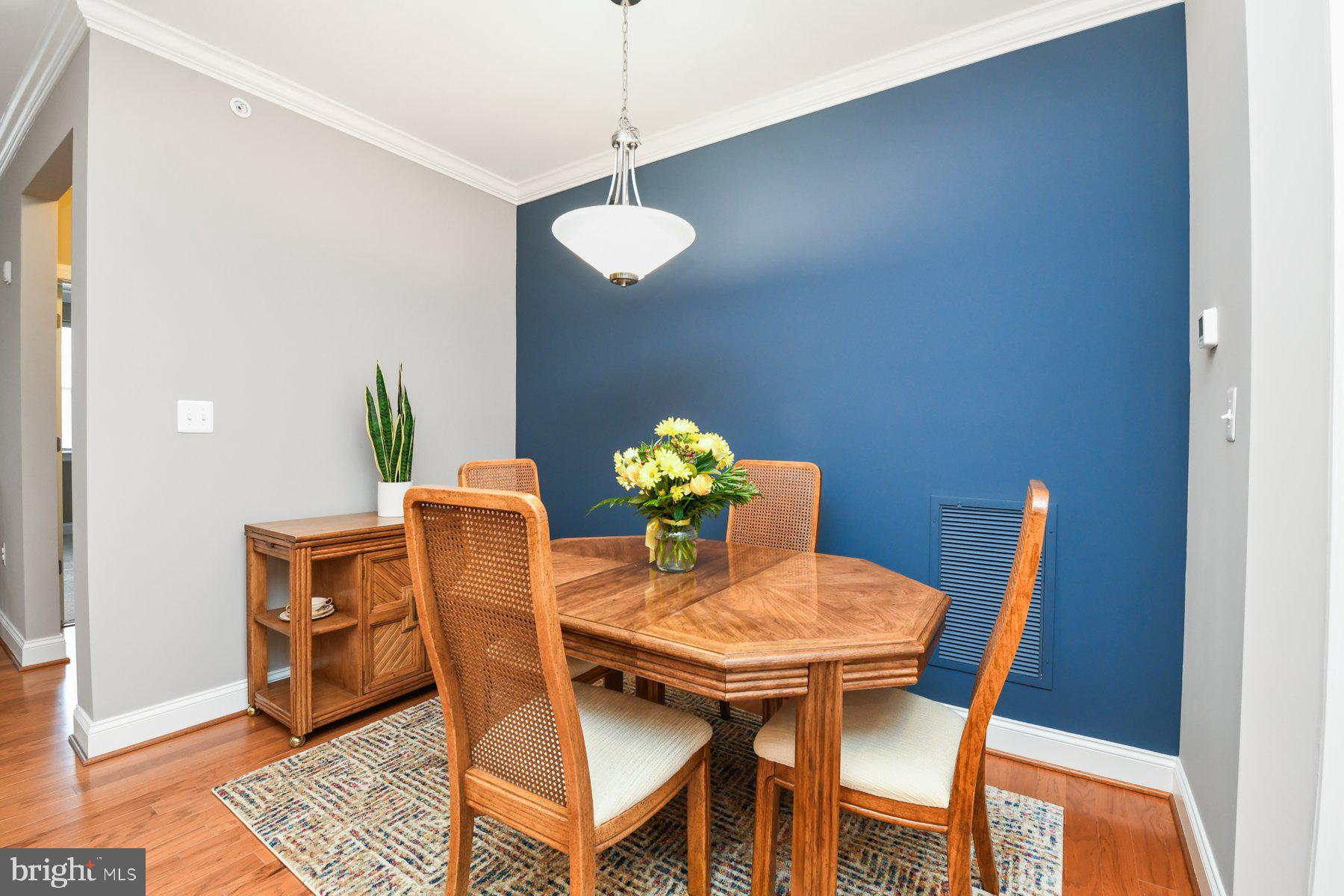 634 Wallingford ROAD Unit: 4F