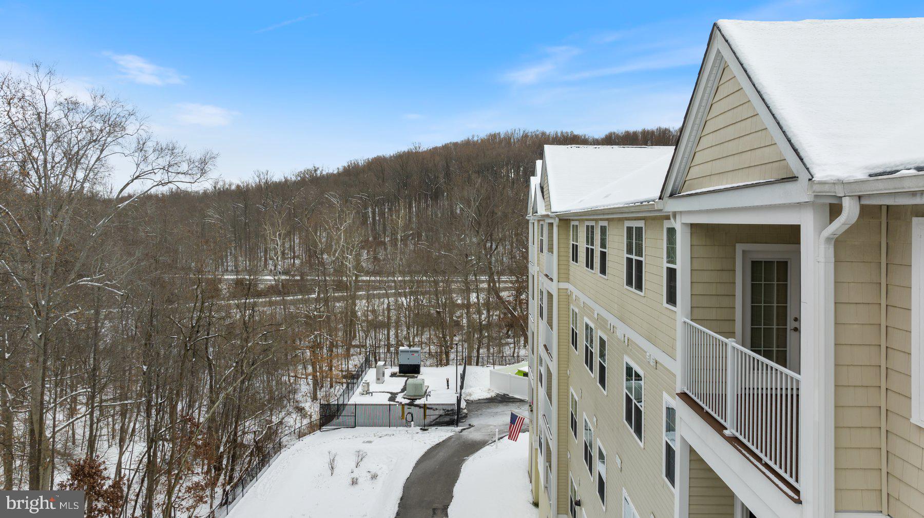 634 Wallingford ROAD Unit: 4F