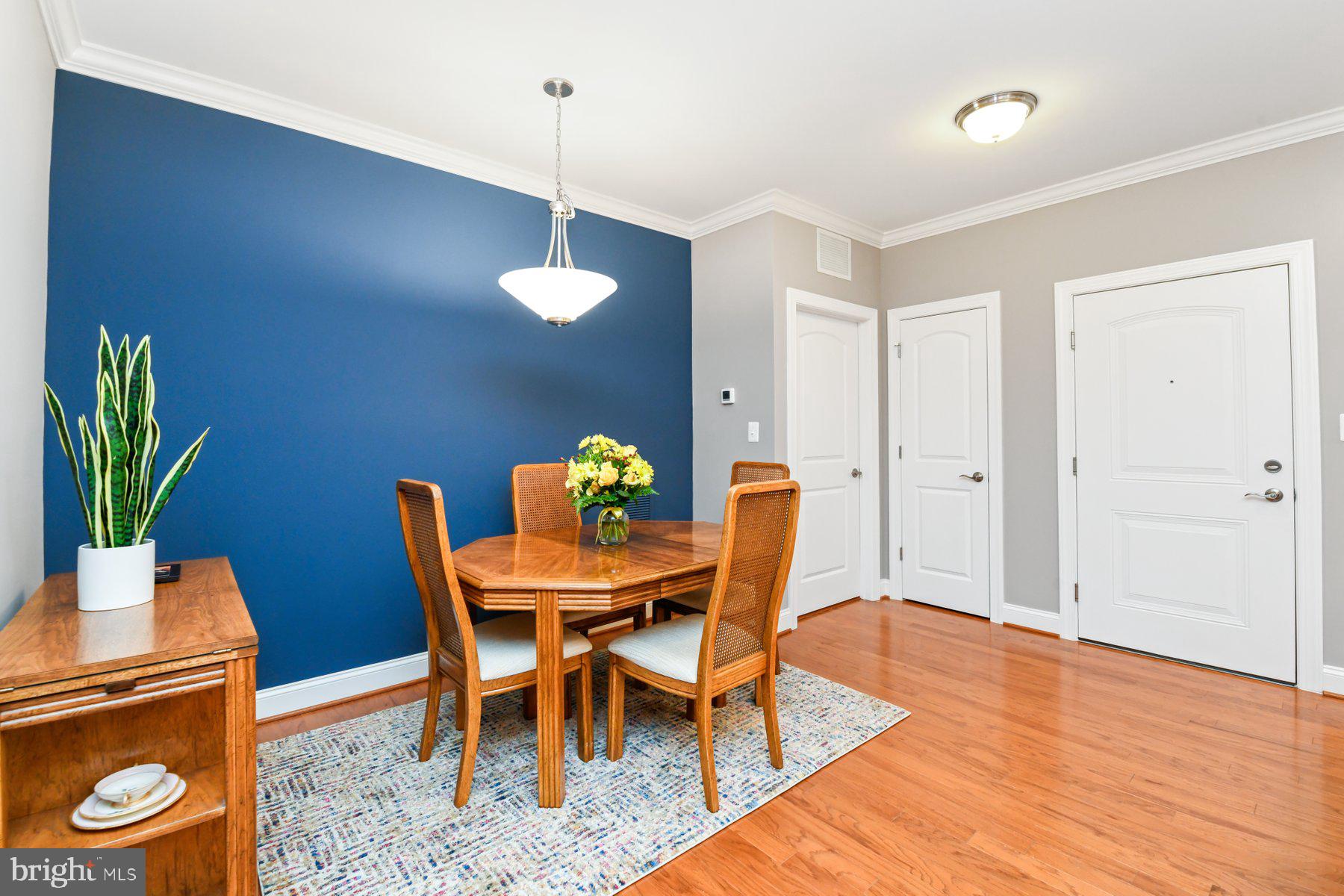 634 Wallingford ROAD Unit: 4F