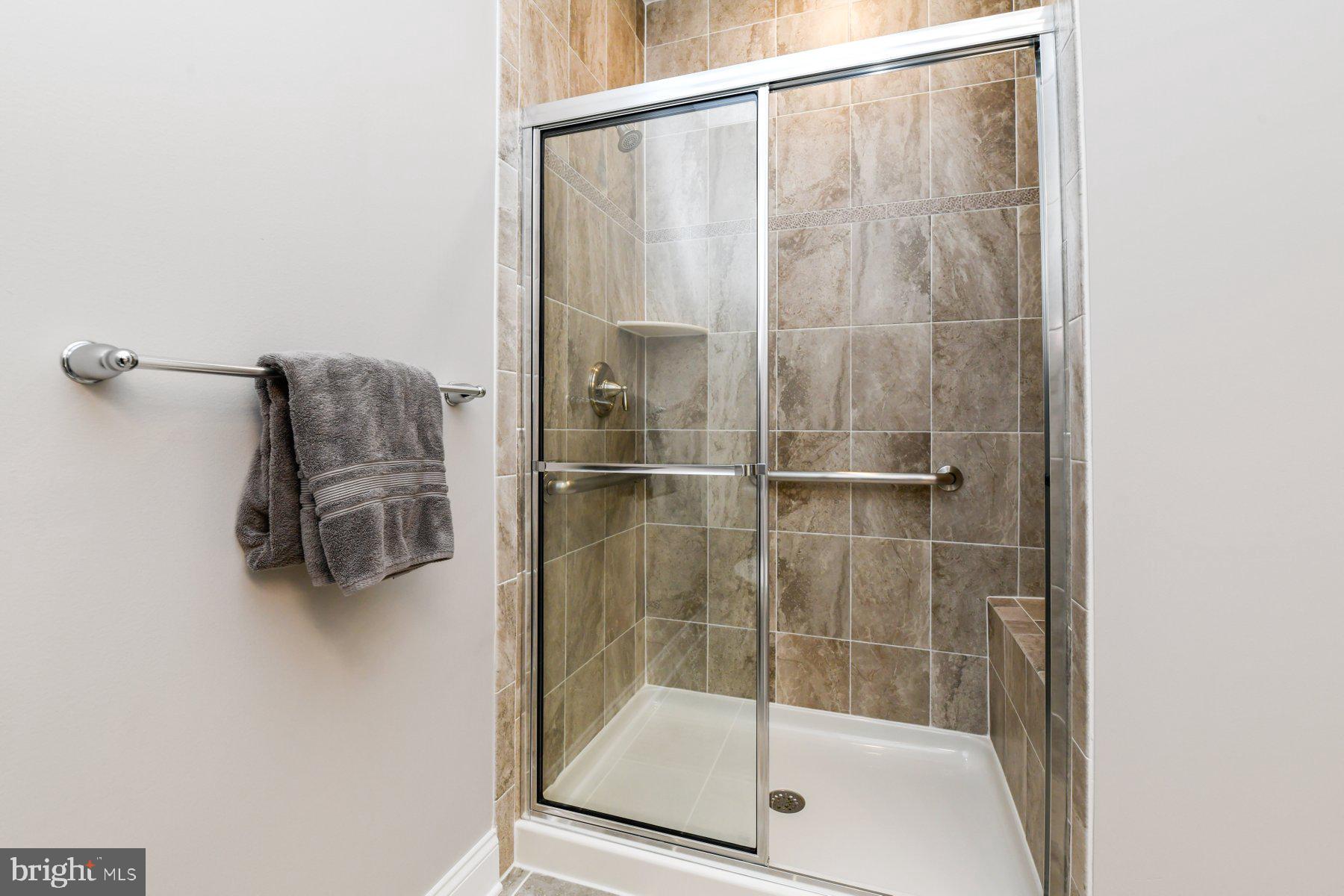 634 Wallingford ROAD Unit: 4F