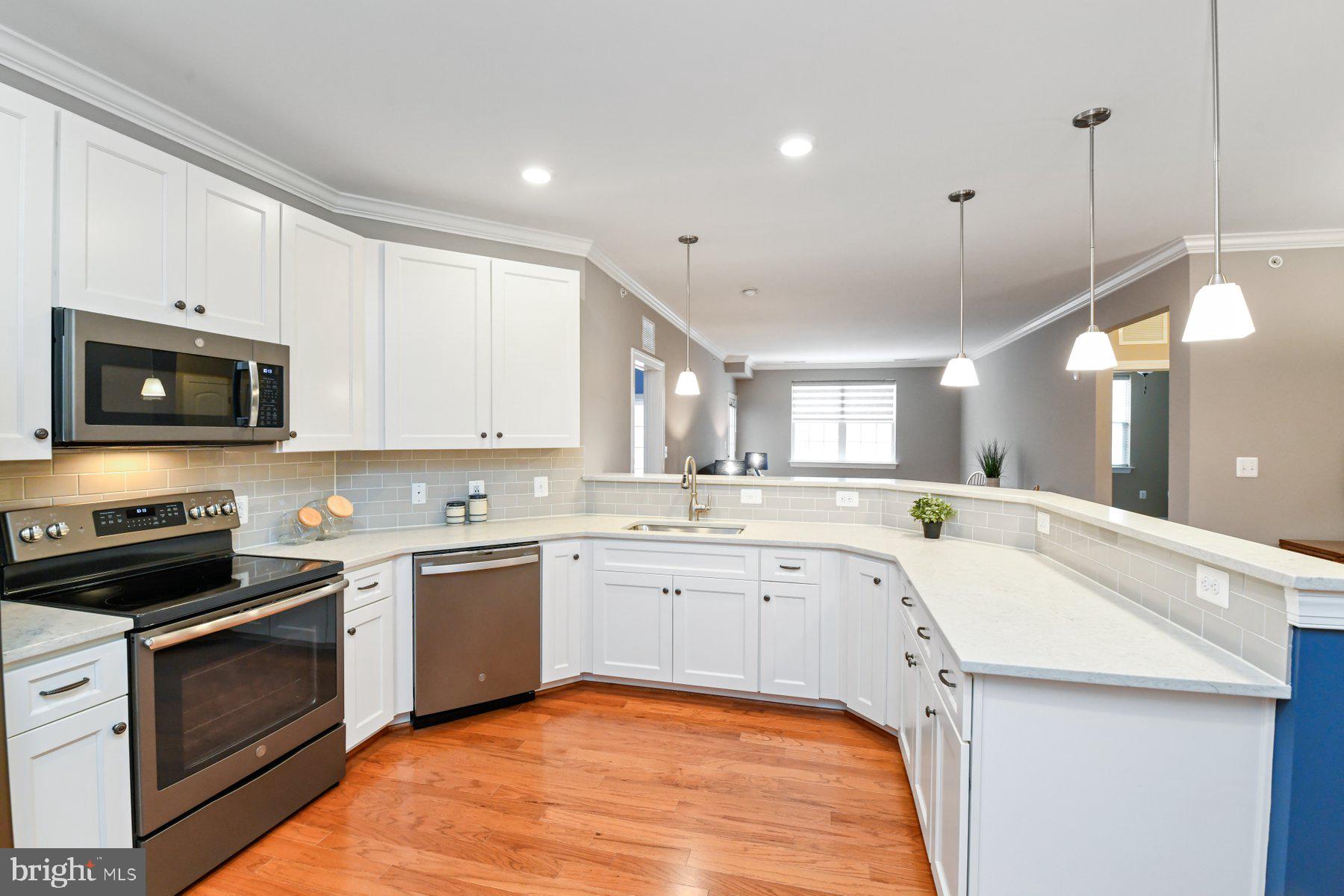 634 Wallingford ROAD Unit: 4F