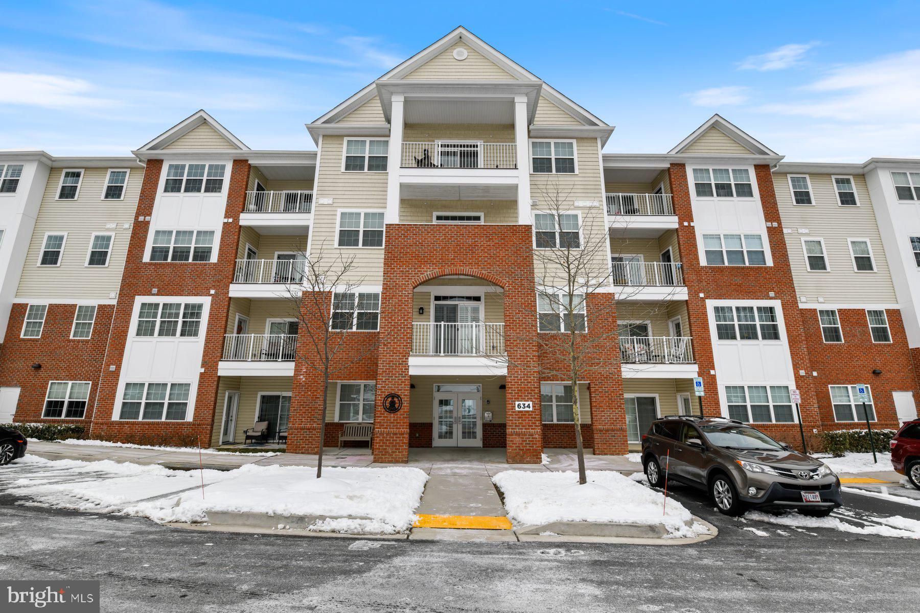 634 Wallingford ROAD Unit: 4F