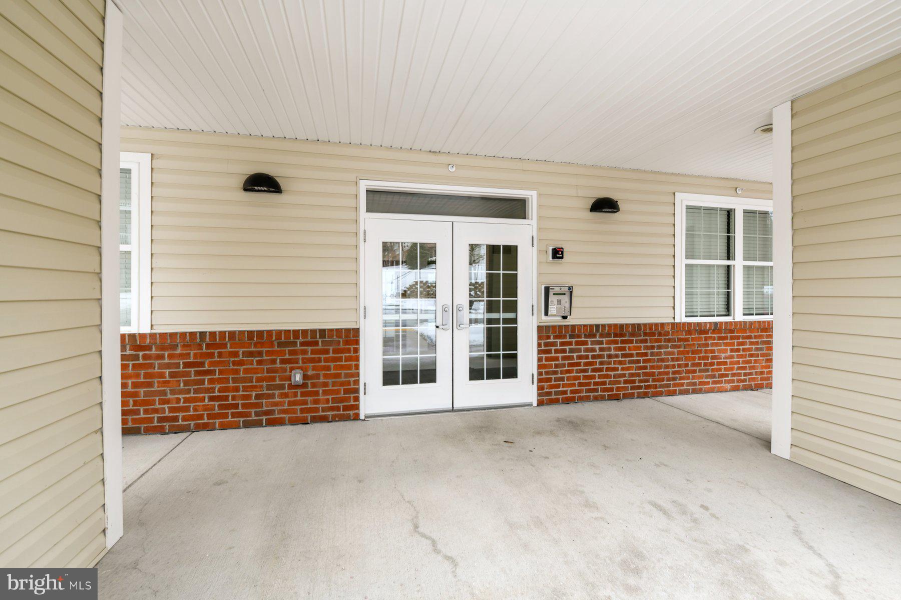 634 Wallingford ROAD Unit: 4F