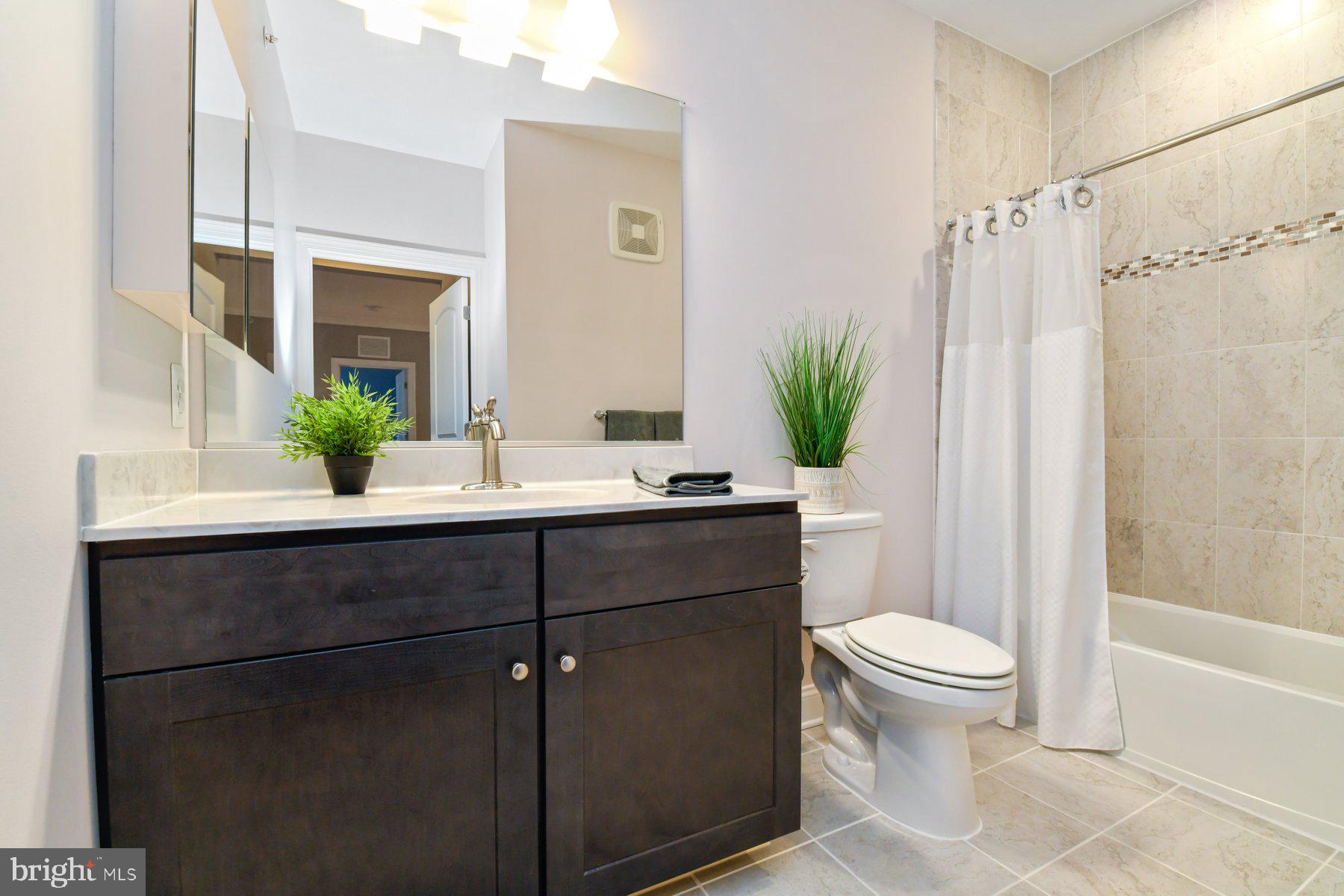 634 Wallingford ROAD Unit: 4F