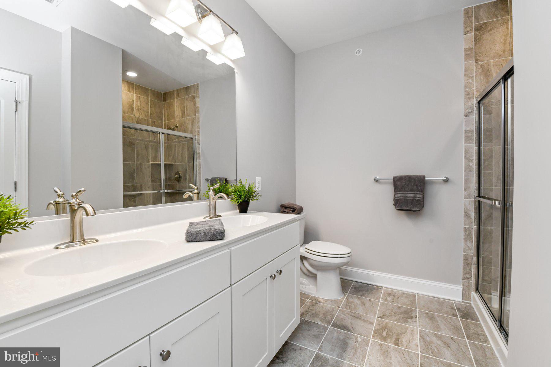 634 Wallingford ROAD Unit: 4F