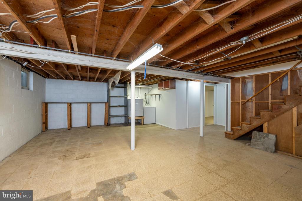 2410 Fairview Dr
