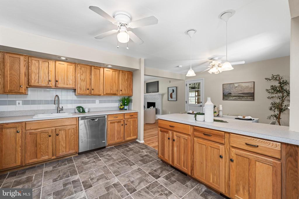 2410 Fairview Dr