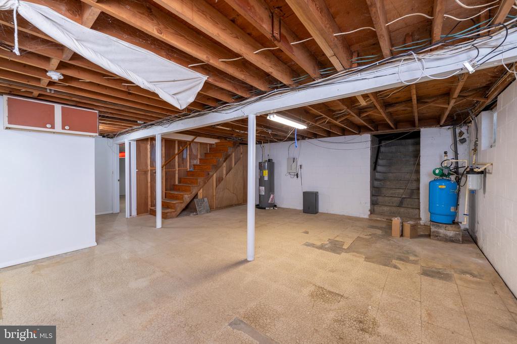 2410 Fairview Dr