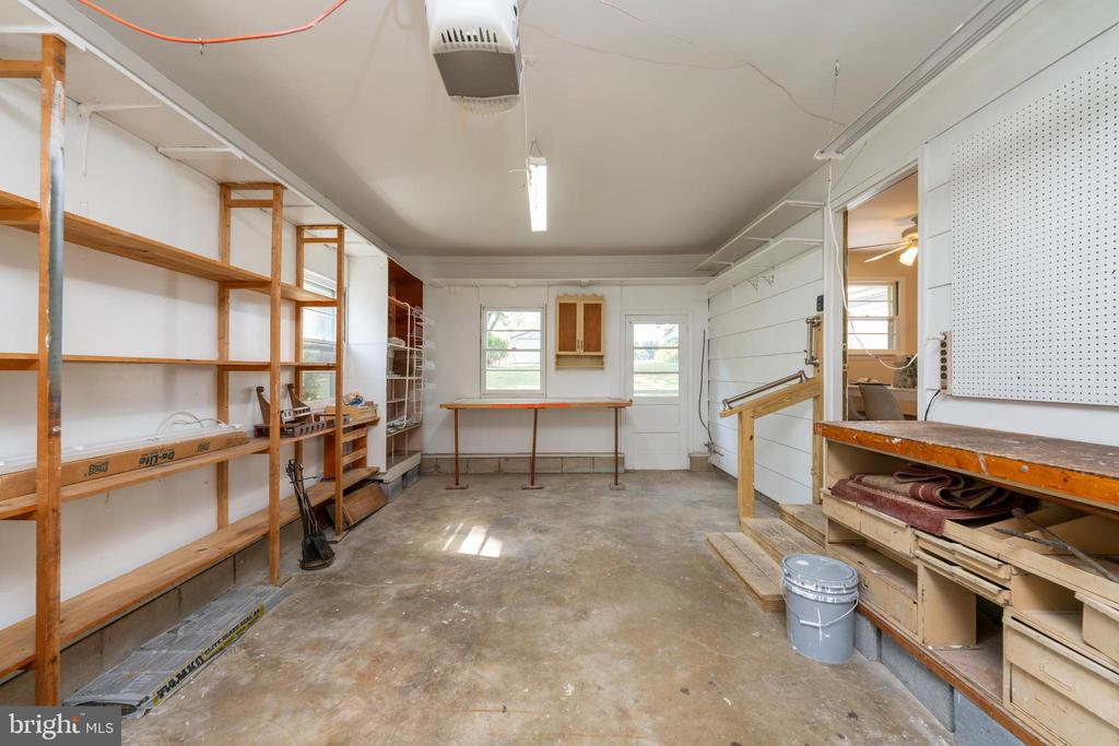 2410 Fairview Dr