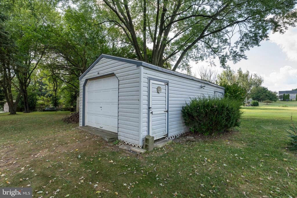 2410 Fairview Dr