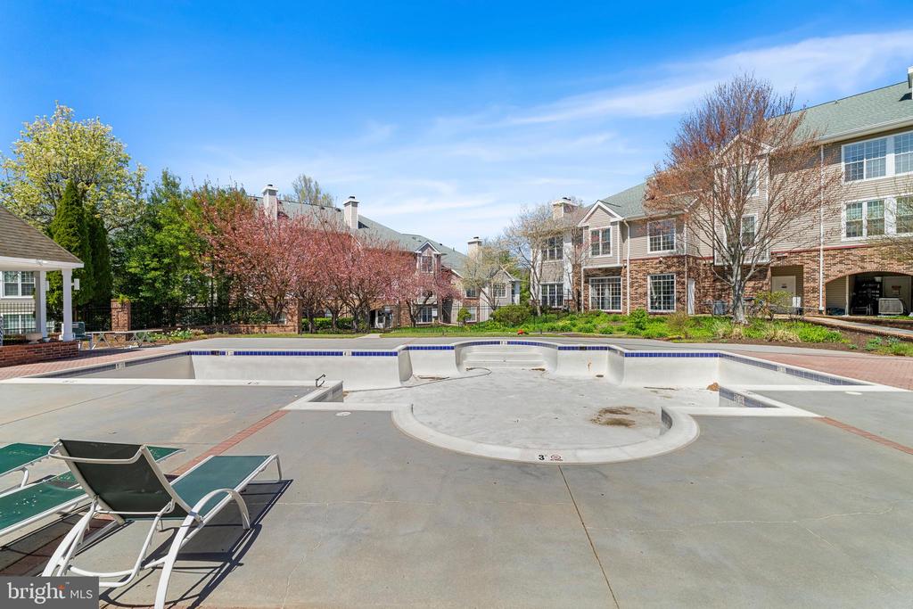 294-L Canterbury Rd #294-L
