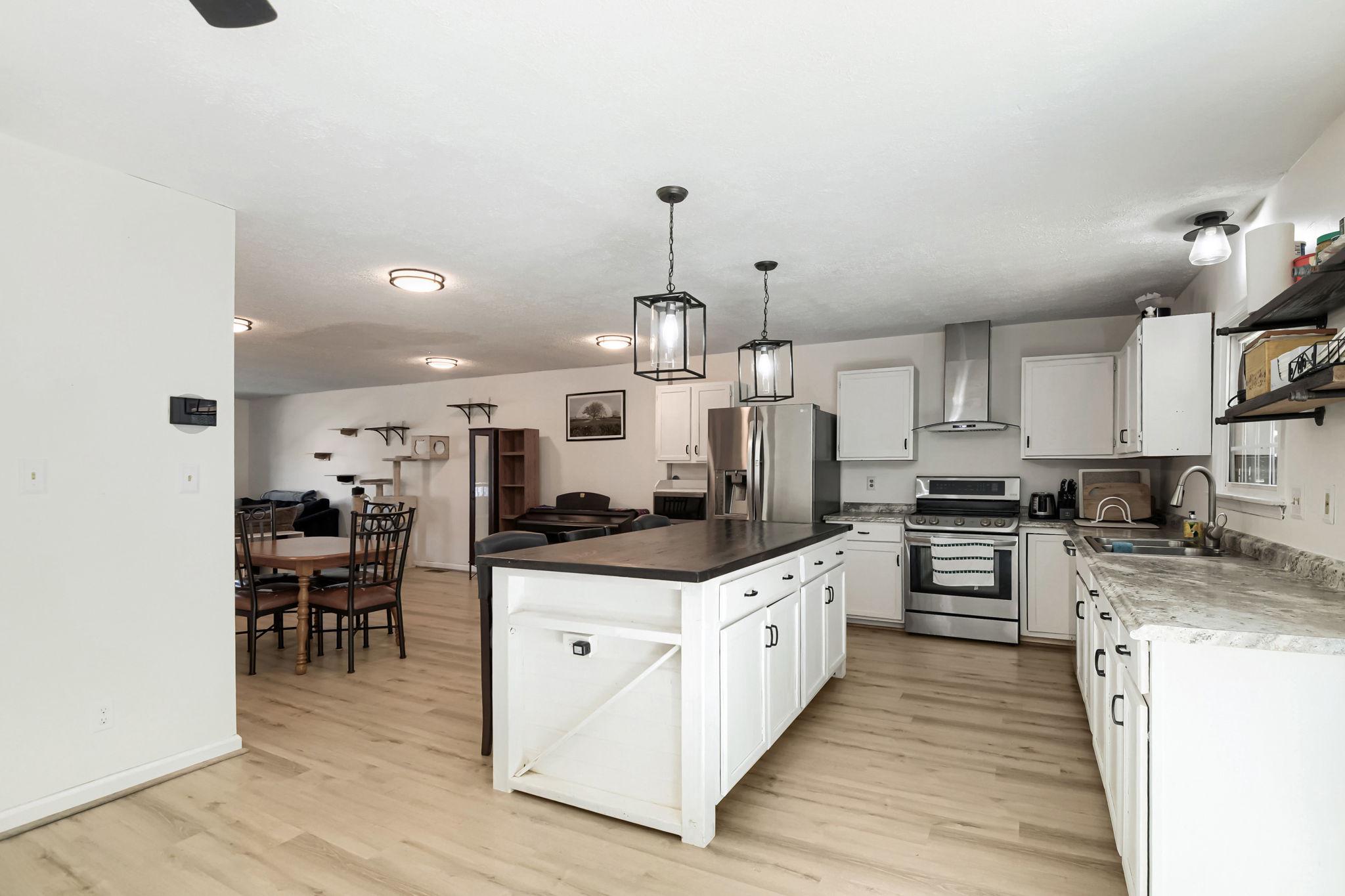 1315 LITTLEFIELD PLACE