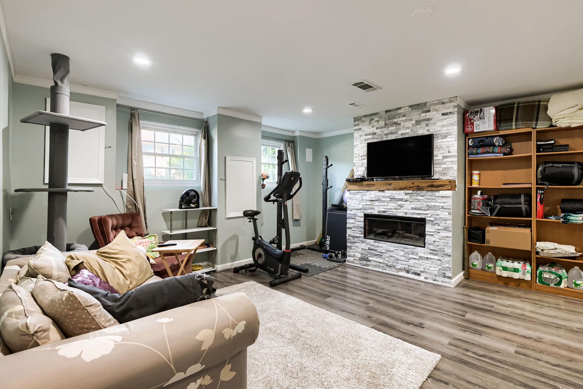 1315 LITTLEFIELD PLACE
