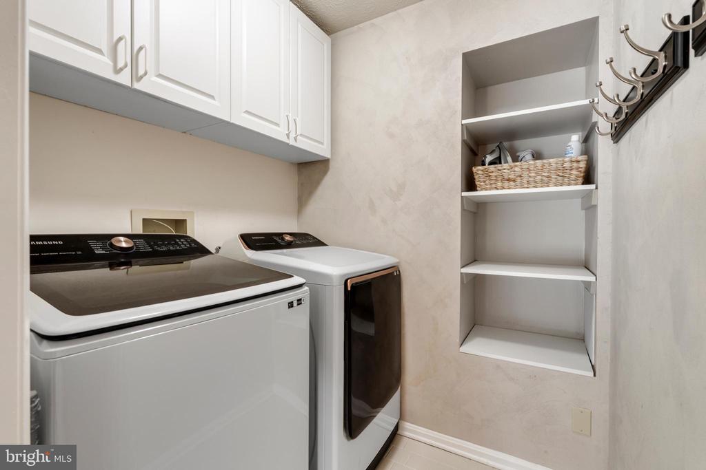 1009 LONGSTREAM COURT