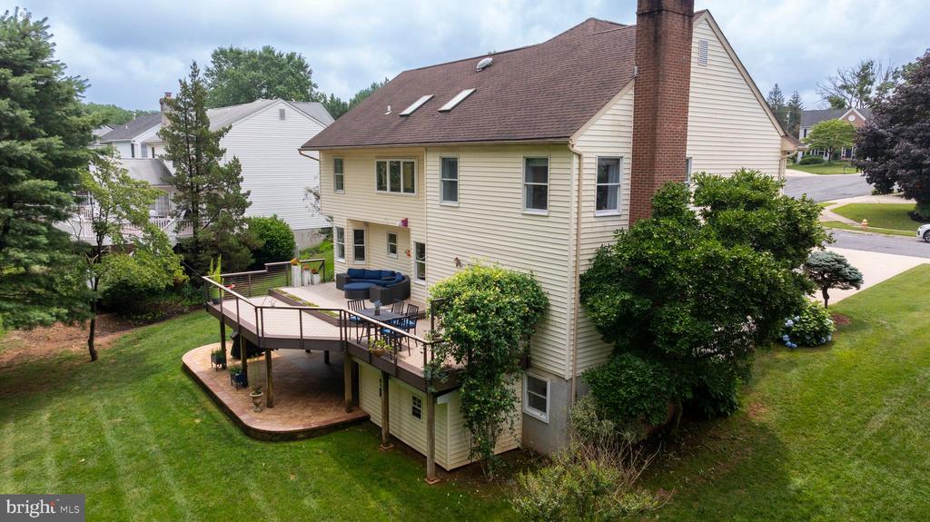 1009 LONGSTREAM COURT
