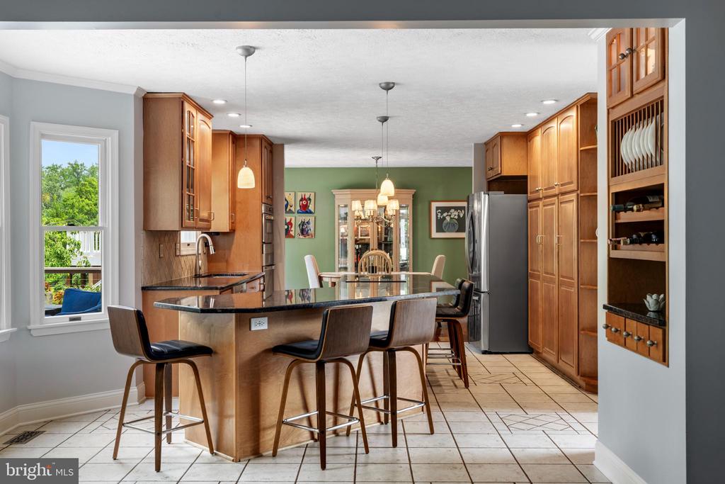 1009 LONGSTREAM COURT